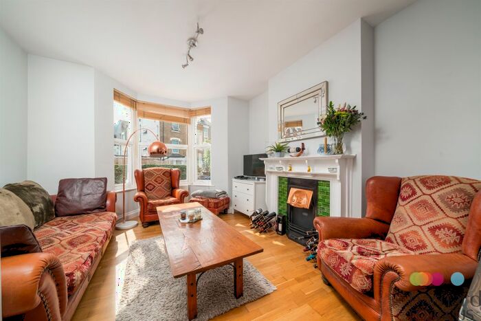 2 Bedroom Flat To Rent In Bellevue Road, London, N11