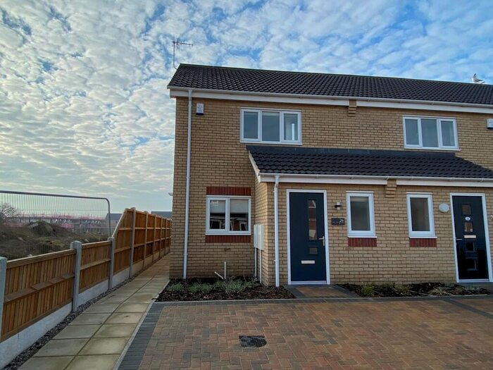 2 Bedroom End Of Terrace House To Rent In Ollands Drive, Bradwell, NR31