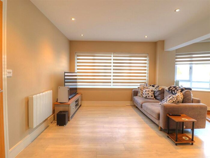 2 Bedroom Flat To Rent In Birmingham Road, Stratford-Upon-Avon, CV37