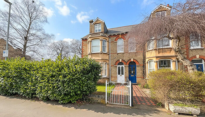 6 Bedroom End Of Terrace House To Rent In Hartington Grove, Cambridge, CB1