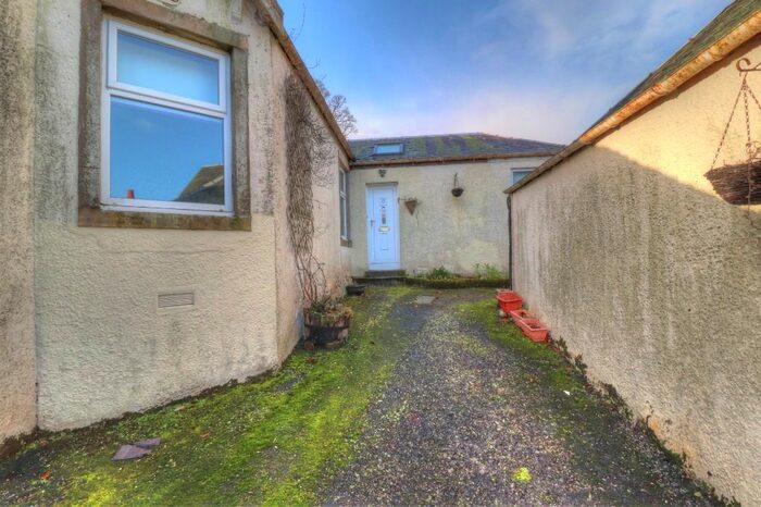 2 Bedroom Cottage To Rent In Old Greenock Road, Langbank, Renfrewshire PA14