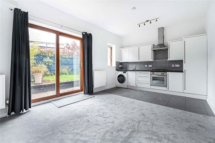 1 Bedroom Flat For Sale In East End Road, East Finchley, London, N2