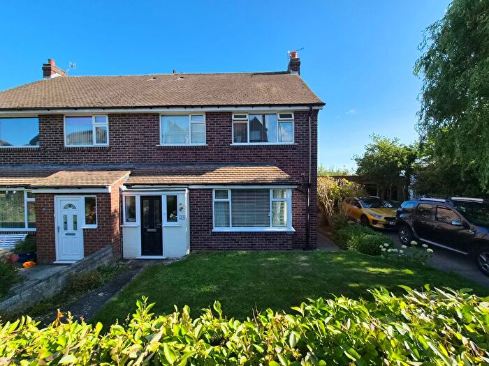 4 Bedroom Semi-Detached House For Sale In Lowdale Avenue, Scarborough, YO12