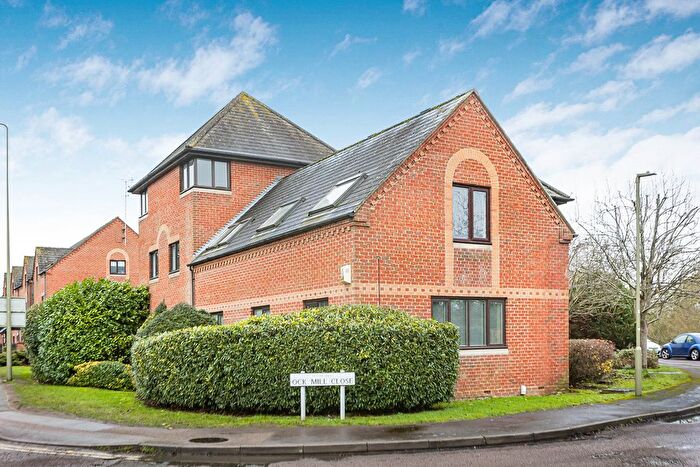 2 Bedroom Flat For Sale In Ock Mill Close, Abingdon, OX14