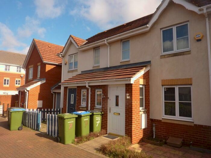 3 Bedroom Semi-Detached House To Rent In Bellarmine Close, West Thamesmead, London, SE28