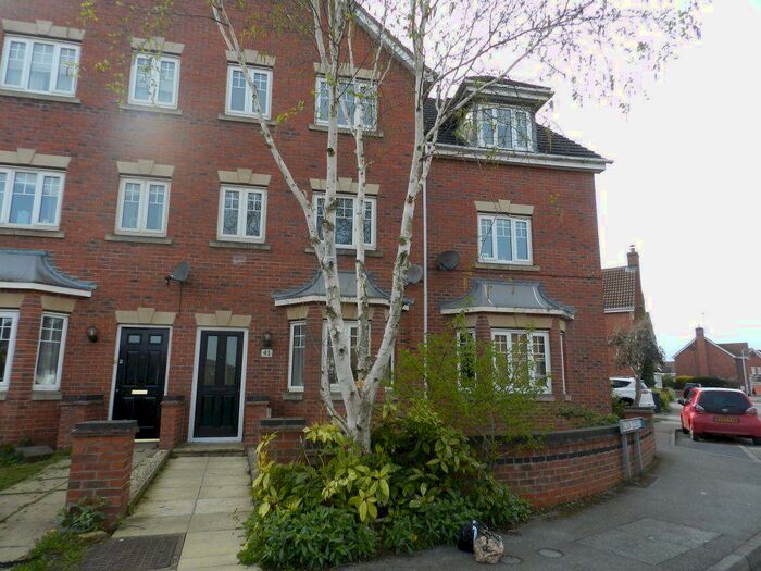 3 Bedroom House To Rent In Timken, NN11