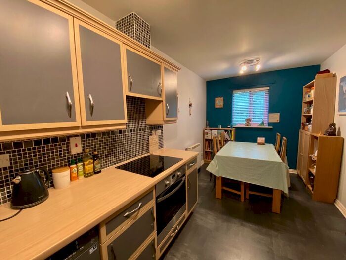 2 Bedroom Apartment To Rent In Williams Park, Benton, NE12