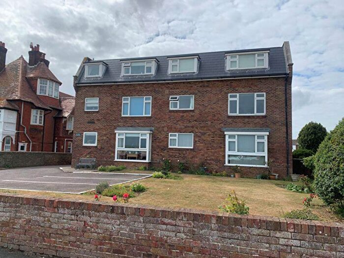 2 Bedroom Flat For Sale In Marine Road, Deal, CT14