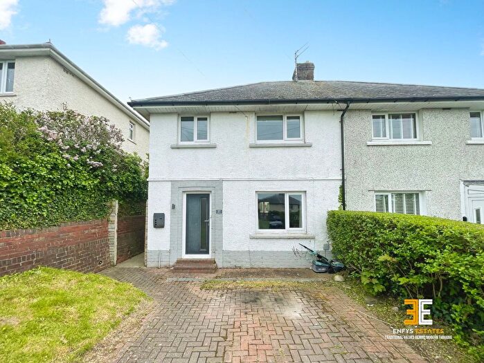 3 Bedroom Semi-Detached House For Sale In Plas Newydd, Deganwy, LL31