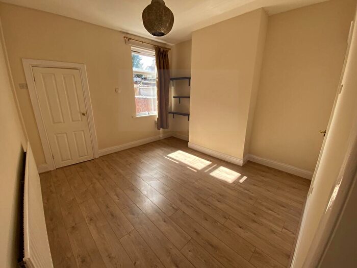 2 Bedroom Terraced House To Rent In Hawkesbury Road, Aylestone, LE2
