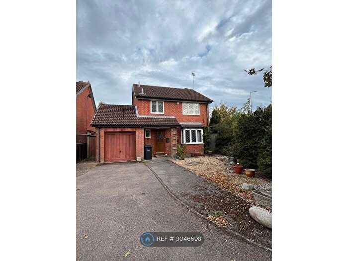 3 Bedroom Detached House To Rent In Catesby Green, Luton, LU3