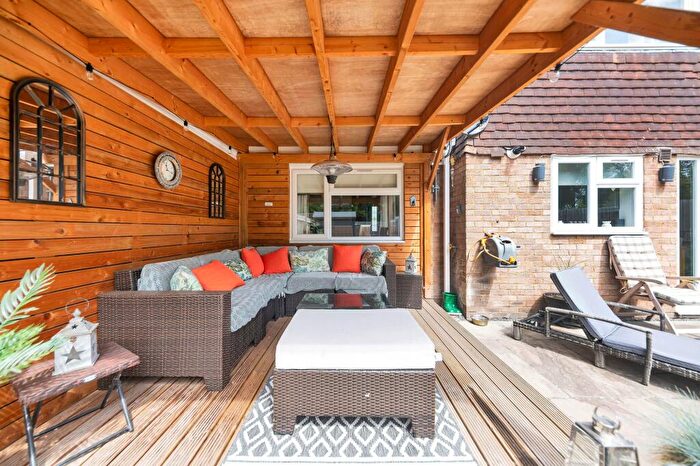 3 Bedroom Link Detached House For Sale In Flambards Close, Meldreth, SG8
