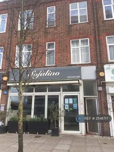 2 Bedroom Flat To Rent In High Road, London, N20