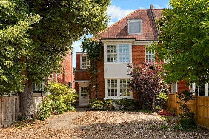 6 Bedroom Semi-Detached House To Rent In Hartington Road, Chiswick, London, Uk, W4
