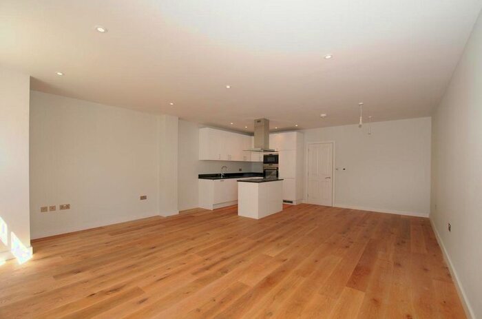 2 Bedroom Flat To Rent In Southgate Road, Islington, N1