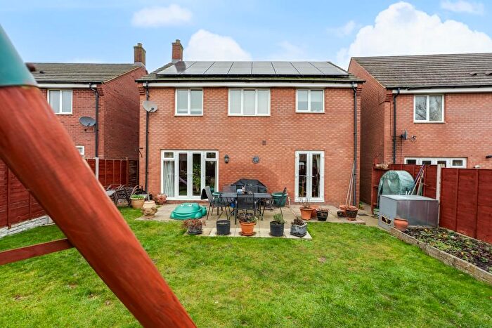 4 Bedroom Detached House For Sale In Lyveden Way, Corby, NN18