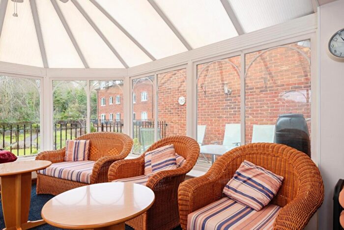 1 Bedroom Flat For Sale In Holly Court, Belmont Road, Leatherhead, Surrey, KT22