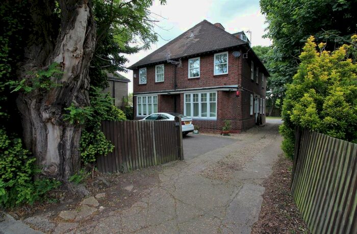 2 Bedroom Apartment To Rent In Colyers Lane, Erith, Kent, DA8