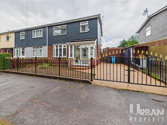 3 Bedroom Semi-Detached House For Sale In Holmgarth Drive, Kingston Upon Hull, East Riding Of Yorkshire, HU8
