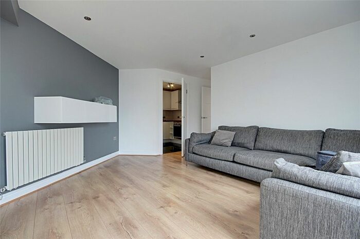 2 Bedroom Flat To Rent In Melling Drive, Enfield, EN1