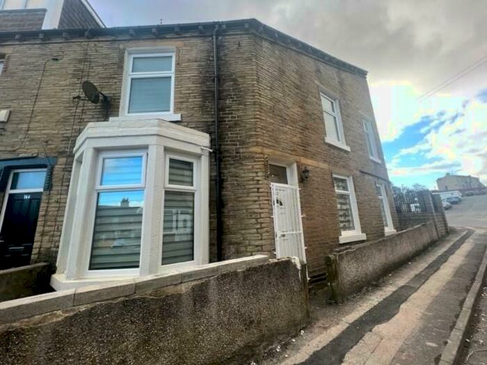 3 Bedroom Terraced House To Rent In Intake Road, Bradford, BD2