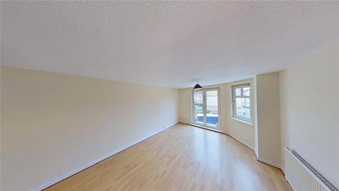 2 Bedroom Flat To Rent In Gorgie Road, Edinburgh, EH11