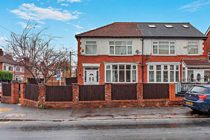 3 Bedroom Semi Detached House For Sale In Grangethorpe Drive, Manchester, M19