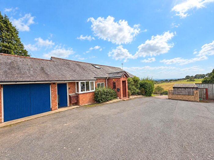4 Bedroom Bungalow To Rent In Evesham Road, Astwood Bank, Redditch, Worcestershire, B96