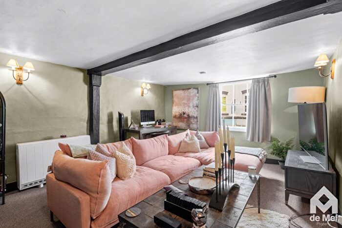 1 Bedroom Flat For Sale In North Street, Winchcombe, GL54