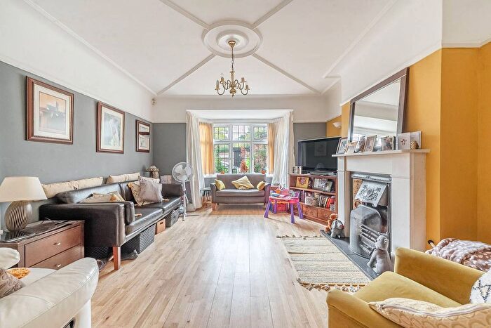 6 Bedroom Semi Detached House For Sale In Whitchurch Gardens, Edgware, HA8