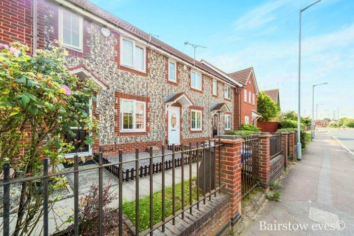 2 Bedroom Terraced House To Rent In Rainbow Road, Grays, RM16