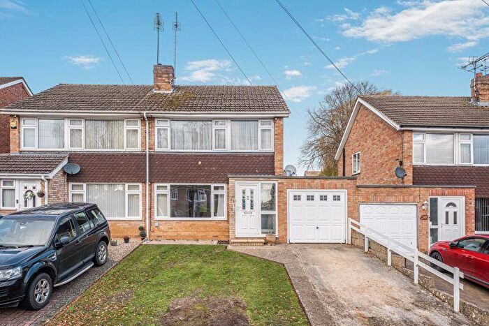 3 Bedroom Semi-Detached House For Sale In Austin Drive, Banbury - No Onward Chain, OX16