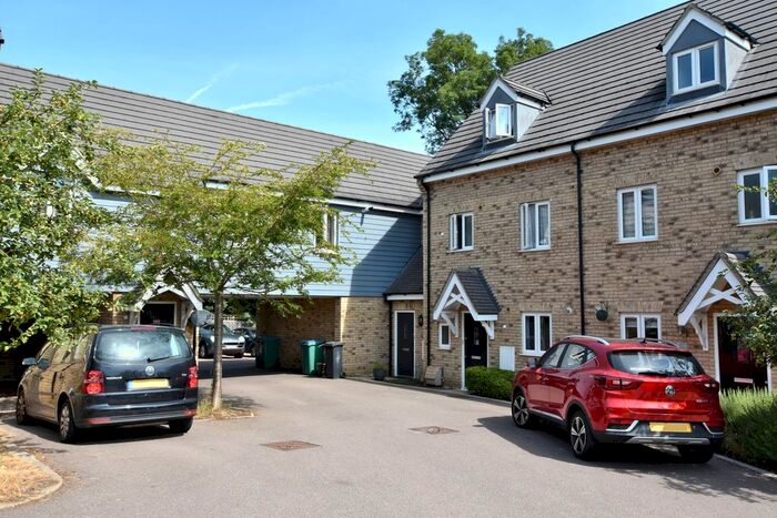 2 Bedroom Maisonette To Rent In Frelford Close, Watford, WD25