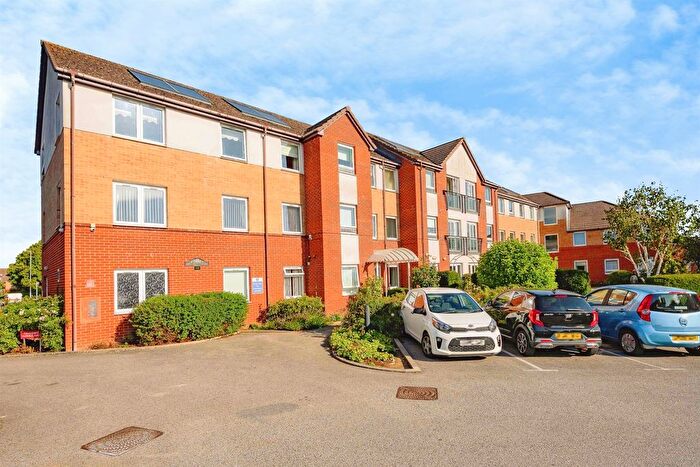 1 Bedroom Flat For Sale In Lucas Gardens, Luton, LU3