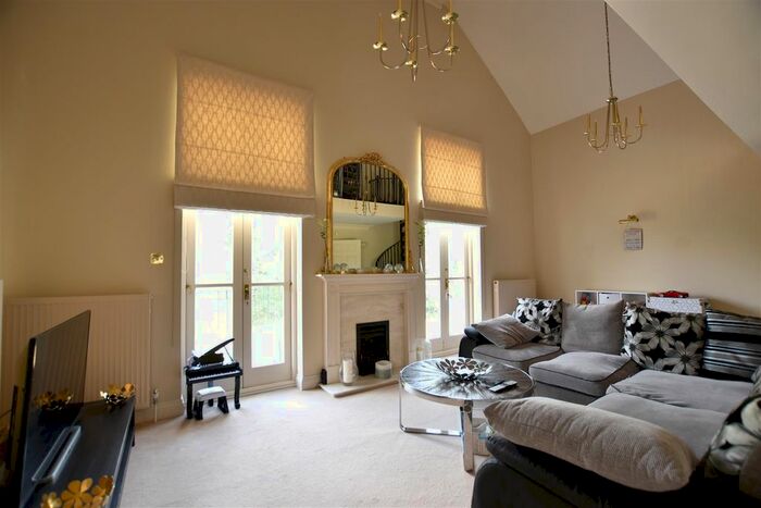 3 Bedroom Flat To Rent In London Road, Reigate, RH2