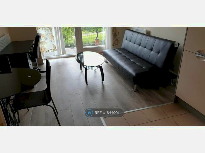 1 Bedroom Flat To Rent In Mason Way, Birmingham, B15