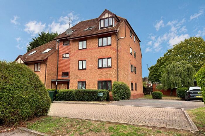 2 Bedroom Flat For Sale In Bowls Court, Coventry, CV5