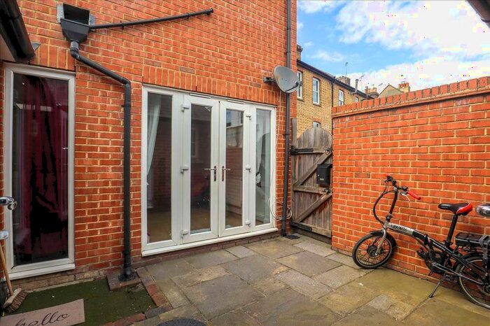 1 Bedroom Maisonette To Rent In Chipstead Valley Road, Coulsdon, CR5