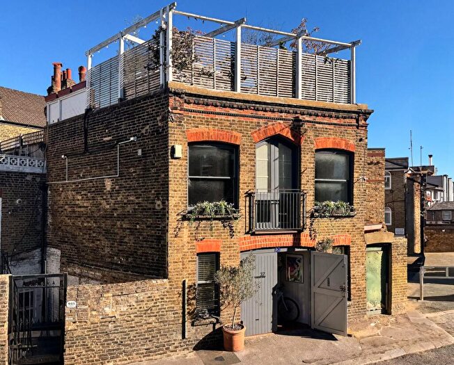 2 Bedroom Semi-Detached House For Sale In Fransfield Grove, Sydenham, London, SE26