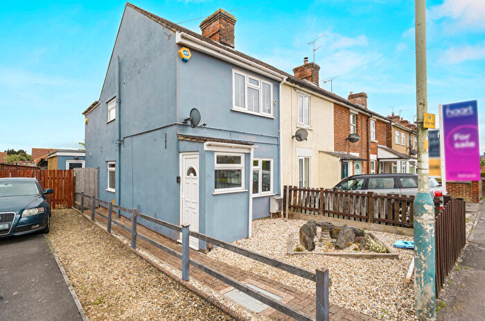 3 Bedroom End Of Terrace House For Sale In Hyde Road, Upper Stratton, Swindon, SN2