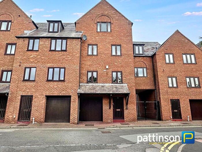 5 Bedroom Town House For Sale In Elvet Waterside, Durham, DH1