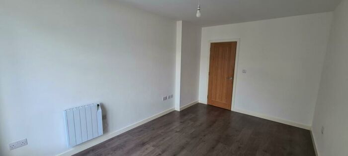 1 Bedroom Apartment To Rent In West Street, PO16