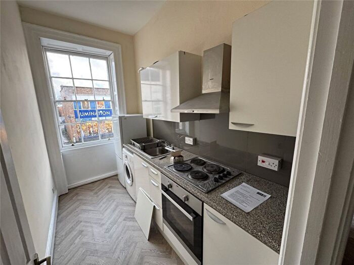 2 Bedroom Flat To Rent In East Reach, Taunton, Somerset, TA1