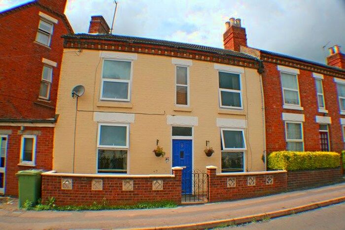 2 Bedroom End Of Terrace House To Rent In Poplar Street, Wellingborough, NN8