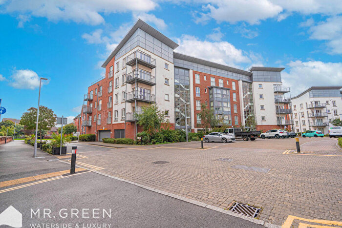 2 Bedroom Apartment For Sale In Avenel Way, Poole, Dorset, BH15