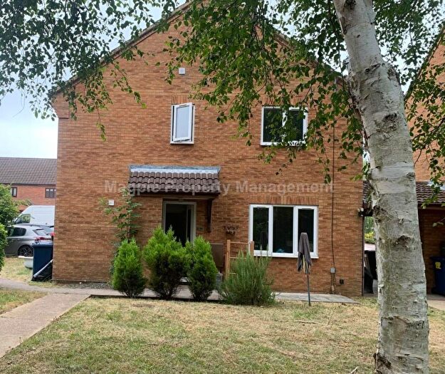 2 Bedroom Town House To Rent In Cornwallis Drive, St Neots, PE19