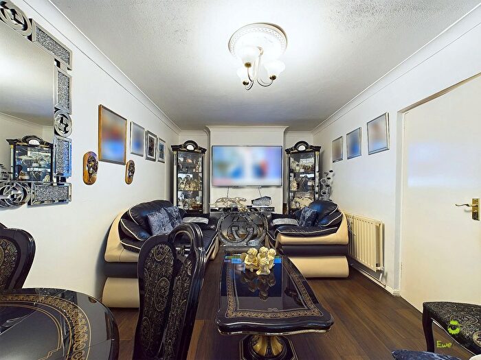 3 Bedroom Terraced House For Sale In Felspar Close, London, SE18