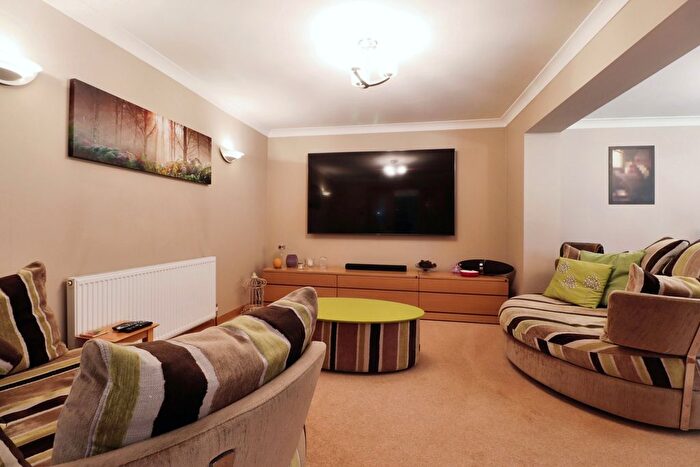 4 Bedroom Detached House For Sale In The Sycamores, Scawthorpe, Doncaster, DN5