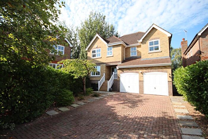 5 Bedroom Detached House For Sale In Ray Mill Road East, Maidenhead, SL6