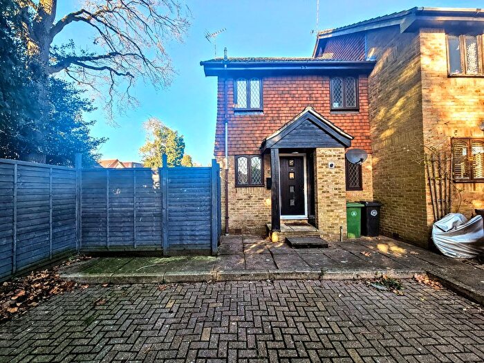 1 Bedroom End Of Terrace House To Rent In Oak Ridge, West End, Woking, Surrey, GU24